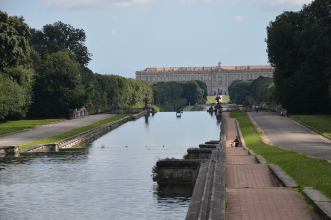 18.05: Reggia di Caserta - Borgo dipinto di Valogno Gite 1 giorno