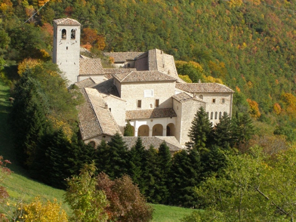 28.09: Abbazia di Fonte Avellana e pranzo di pesce a Marotta Turismo religioso - Pellegrinaggi